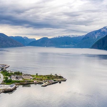 Sognefjord Hotel Hermansverk Bagian luar foto