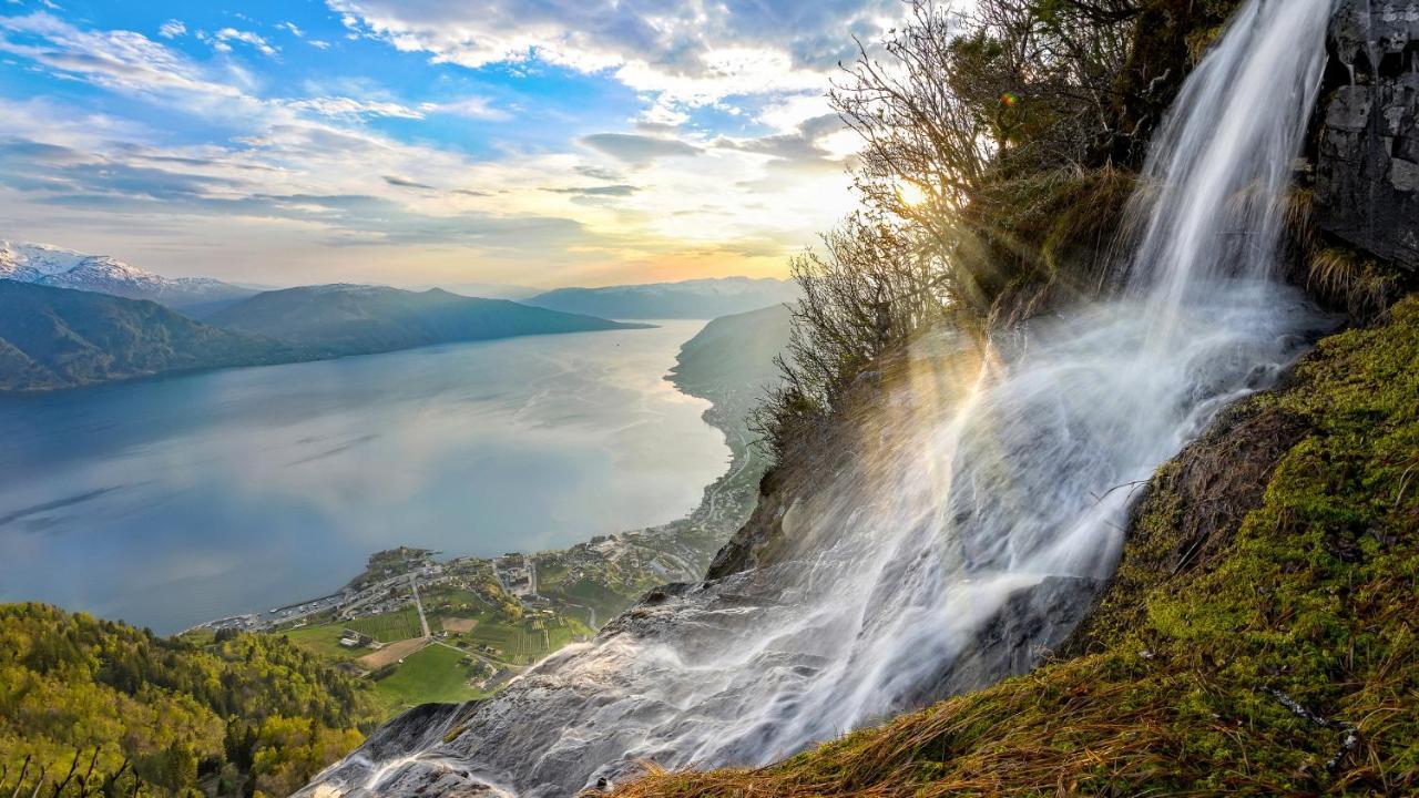 Sognefjord Hotel Hermansverk Bagian luar foto