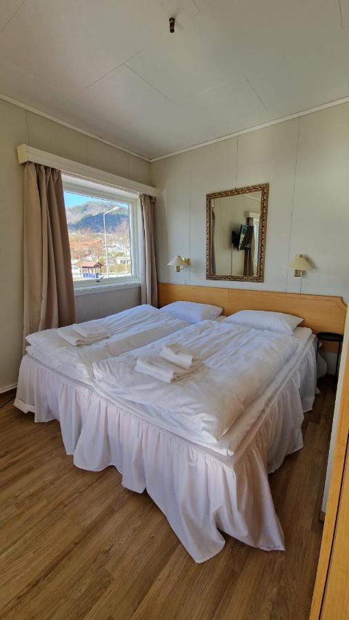 Sognefjord Hotel Hermansverk Bagian luar foto