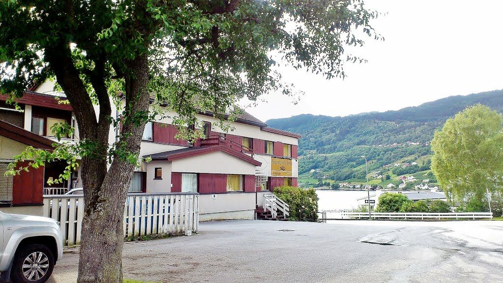 Sognefjord Hotel Hermansverk Bagian luar foto